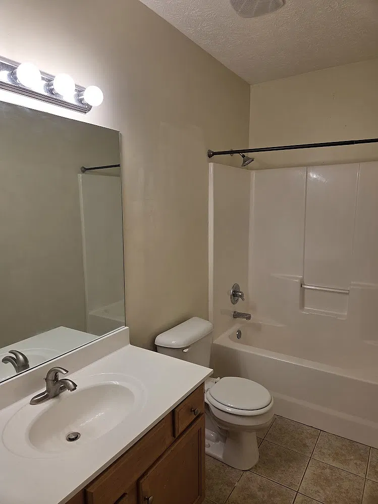 2 bed, 1247 sqft, $1,350 — Photo 2