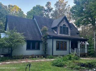 221 Pleasant Hill Dr, Holly Springs, MS 38635