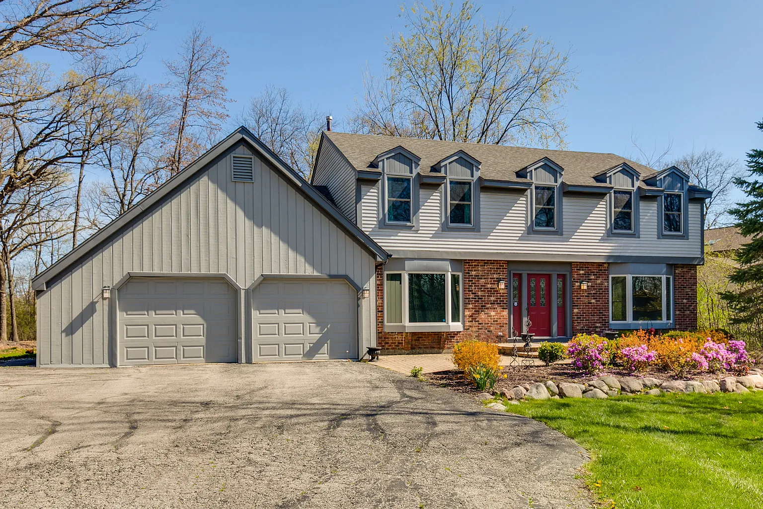 1858 White Fence Ln photo 1