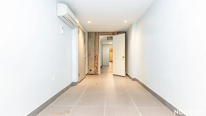 Rented by Nooklyn NYC LLC | media 18