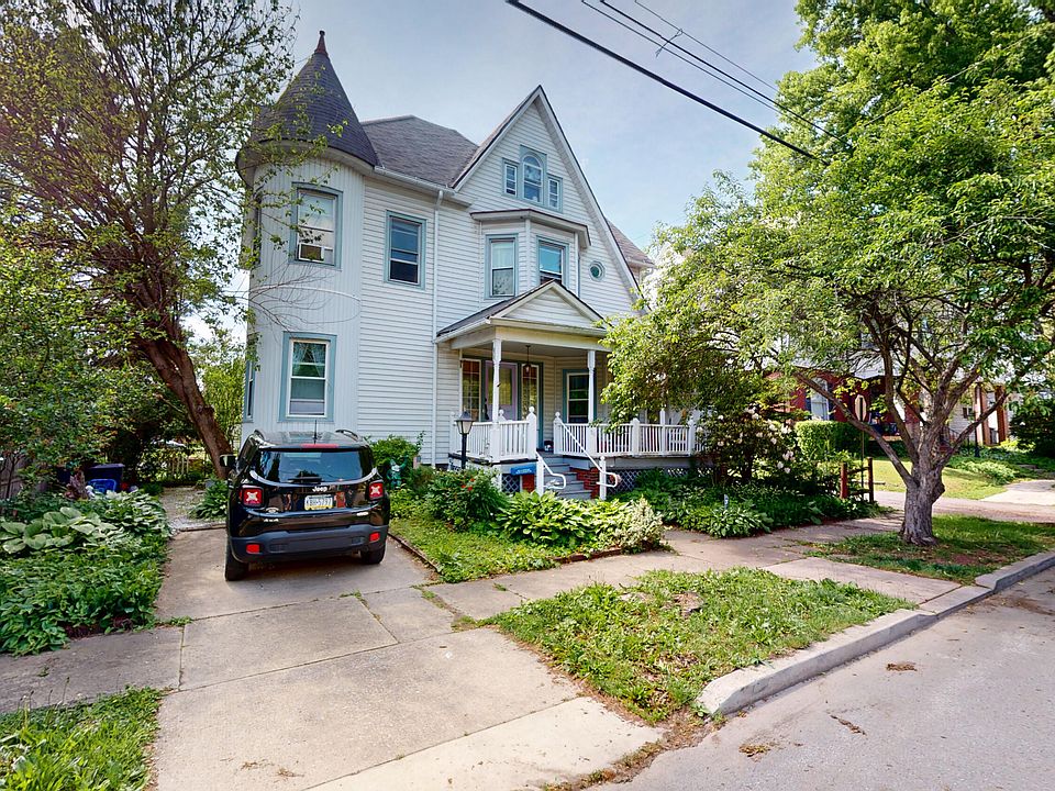 1st image of 711 1st Ave