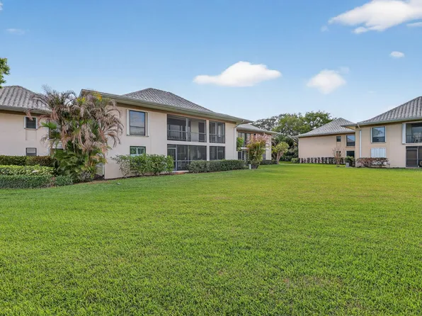 16 SE Turtle Creek Drive #E, Tequesta, FL 33469
