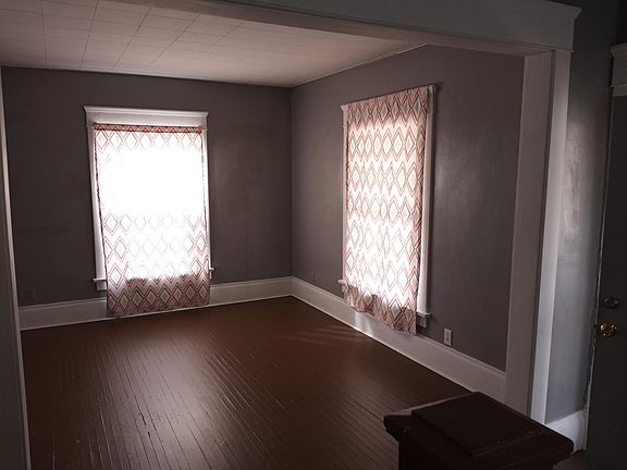 3rd image of 1330 Worley Ave NW