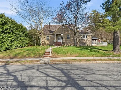95 Sycamore Ave Photo 1