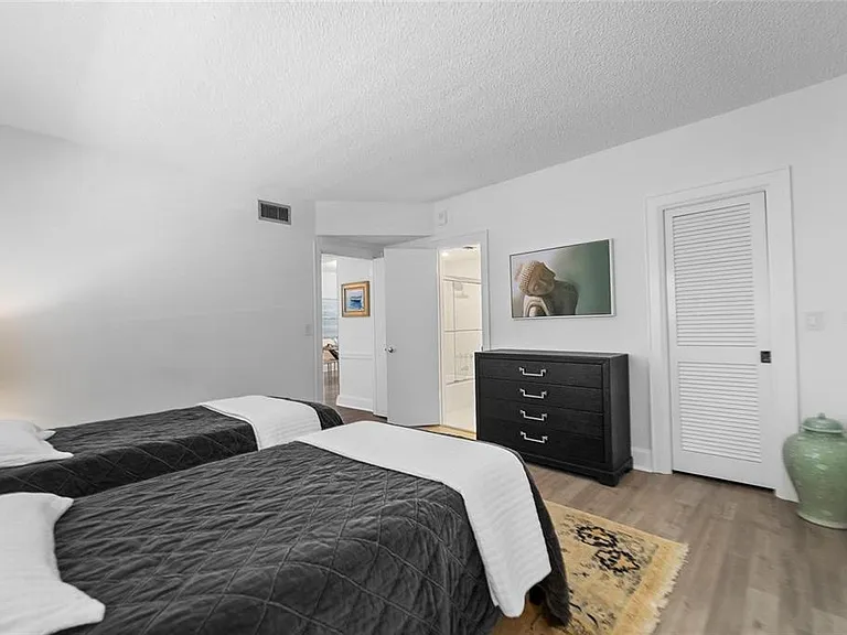 4950 Gulf Blvd #807 — Photo 39