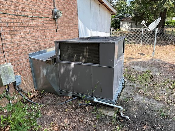 4th image of 945 Latimore St