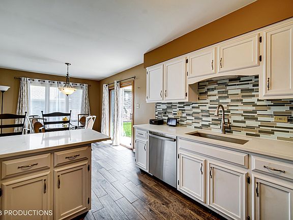4th image of 7711 Hanover Dr