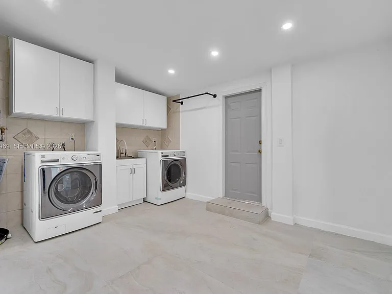 200 N Hibiscus Dr — Photo 44