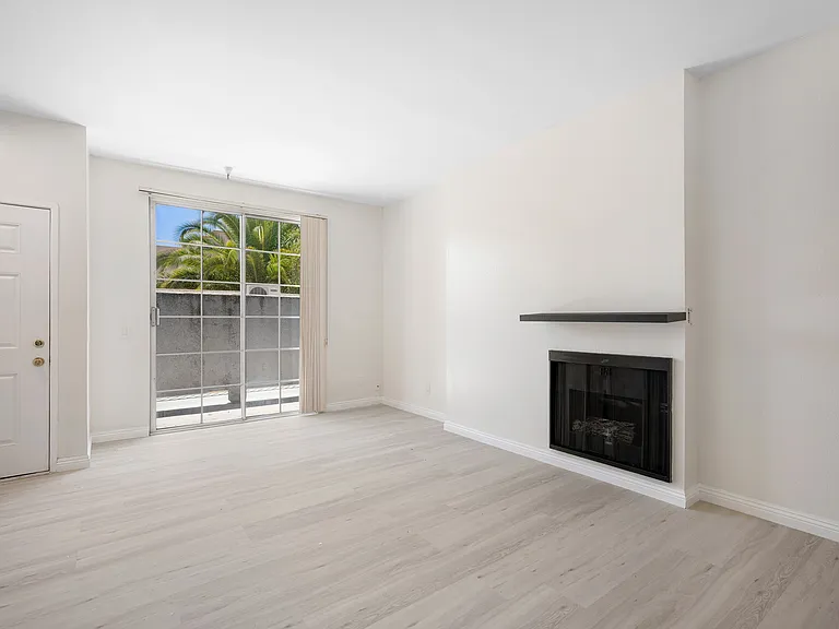 4328 Whitsett Ave #3 — Photo 6