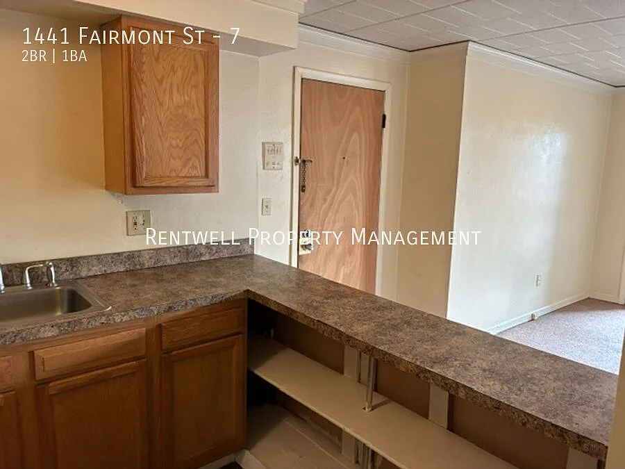 2 Bedroom Apartment in Wilkinsburg — Photo 4