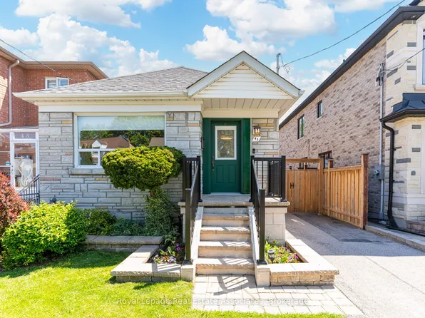 43 Heale Ave, Toronto, ON M1N 3X6