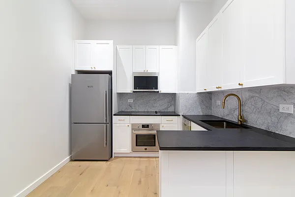 Rented by REAL New York | media 19