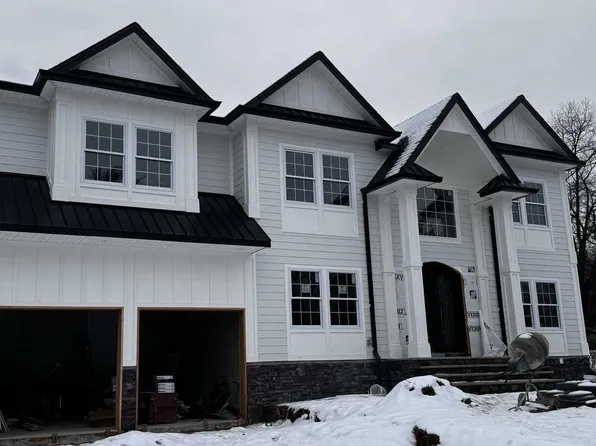 314 Sherwood Dr, Paramus, NJ 07652