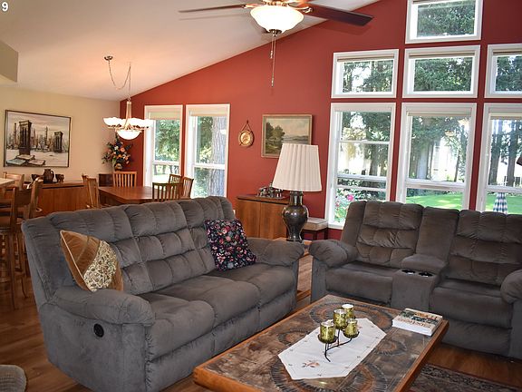 5th image of 3016 SE Baypoint Dr