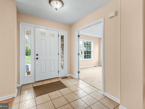 4th image of 108 Barrens Ct