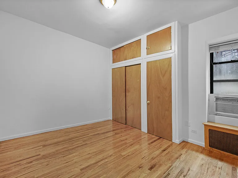 342 W 56th St #4A — Photo 9