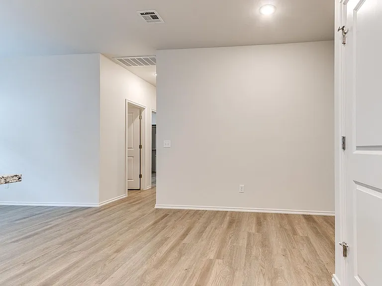 3801 Franks Way — Photo 10