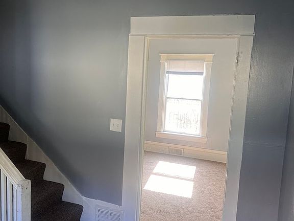 3rd image of 1126 E Broadway St