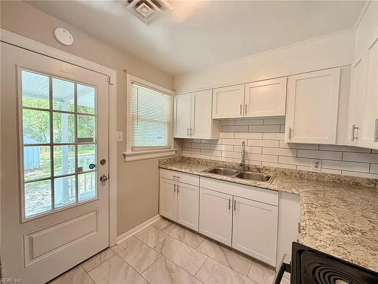 1182 Duncan Dr — Photo 5