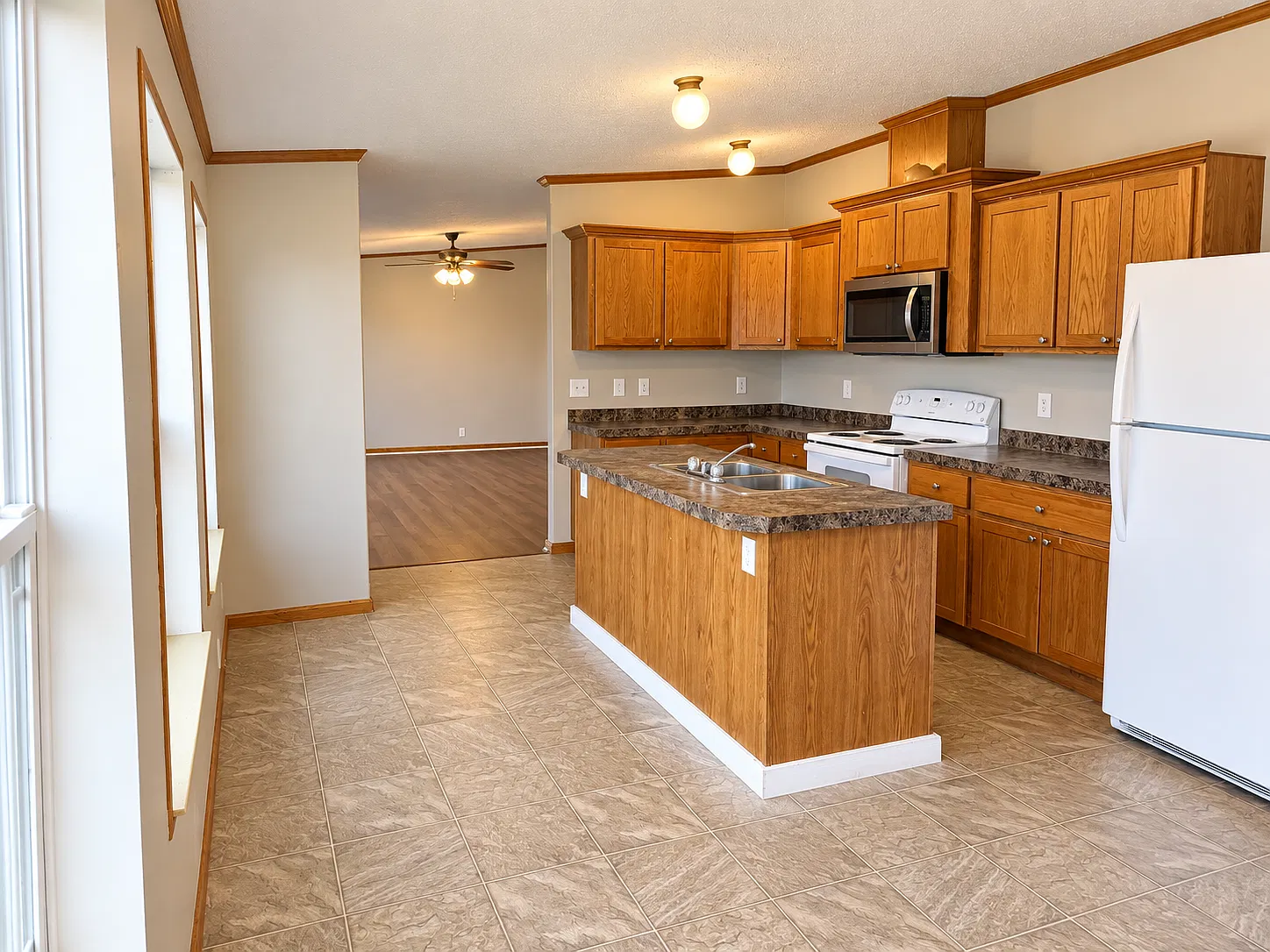 134 Hillview - 1 — Photo 2
