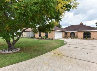3607 Dove Meadow Dr, Dickinson, TX 77539