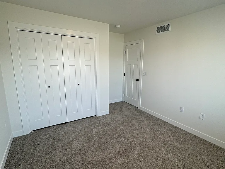 220 NW Waverly Dr #1 — Photo 23