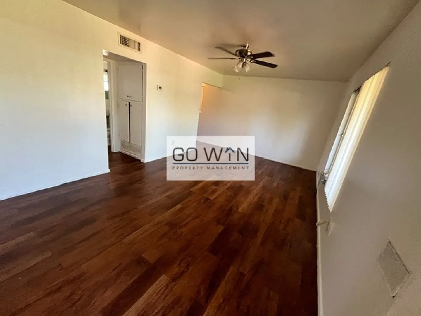1944 W Amelia Ave — Photo 1