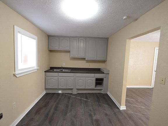 5th image of 721 Perry Ave