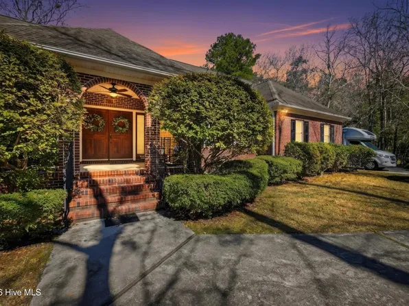 122 Spring Chase Lane, Rocky Point, NC 28457