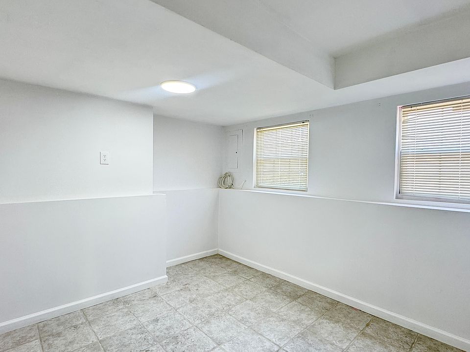 1st image of 115 Haven Ave #1