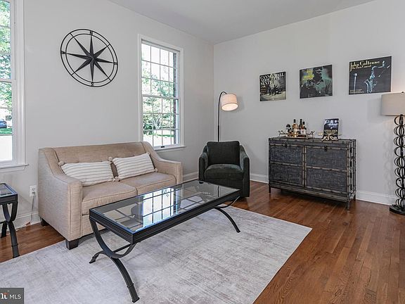 4th image of 68 Fieldstone Rd
