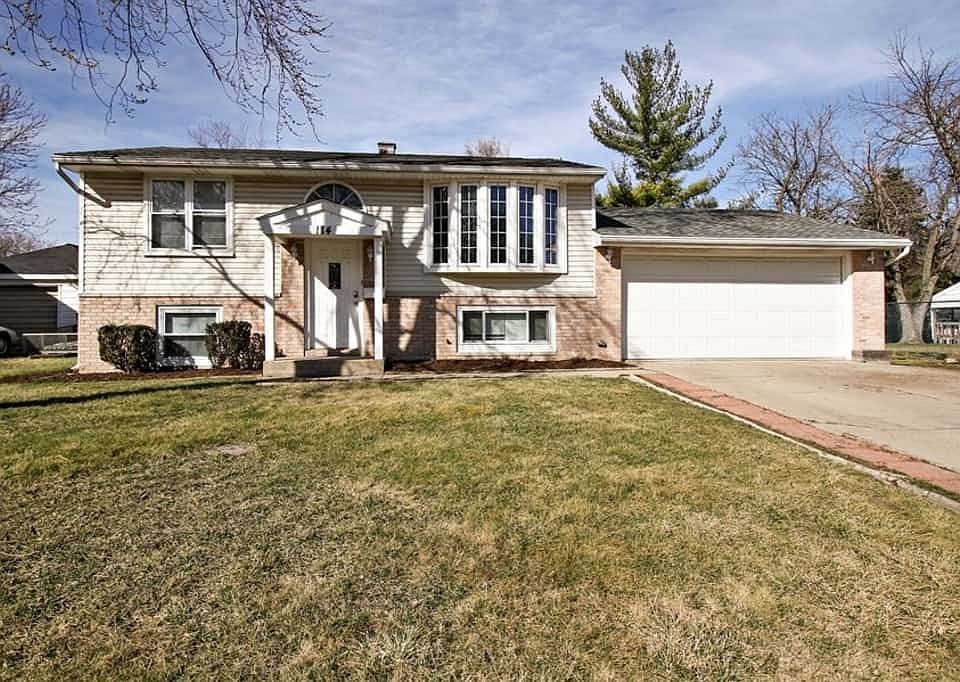 1st image of 114 N Cottage Grove Ave