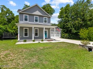 205 Bangor Ct, Hubert, NC 28539