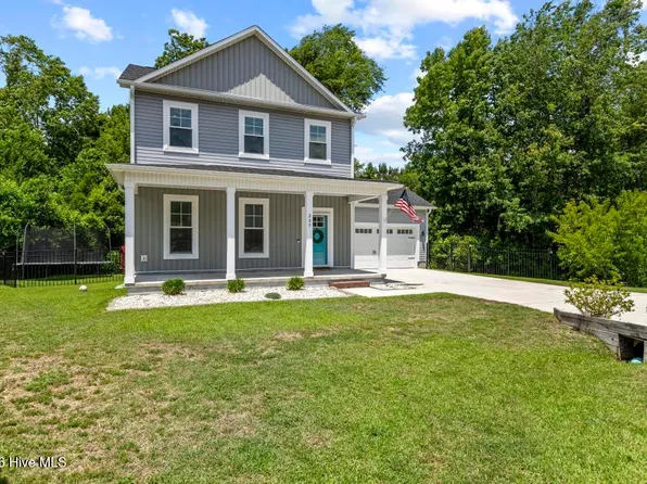 205 Bangor Court, Hubert, NC 28539