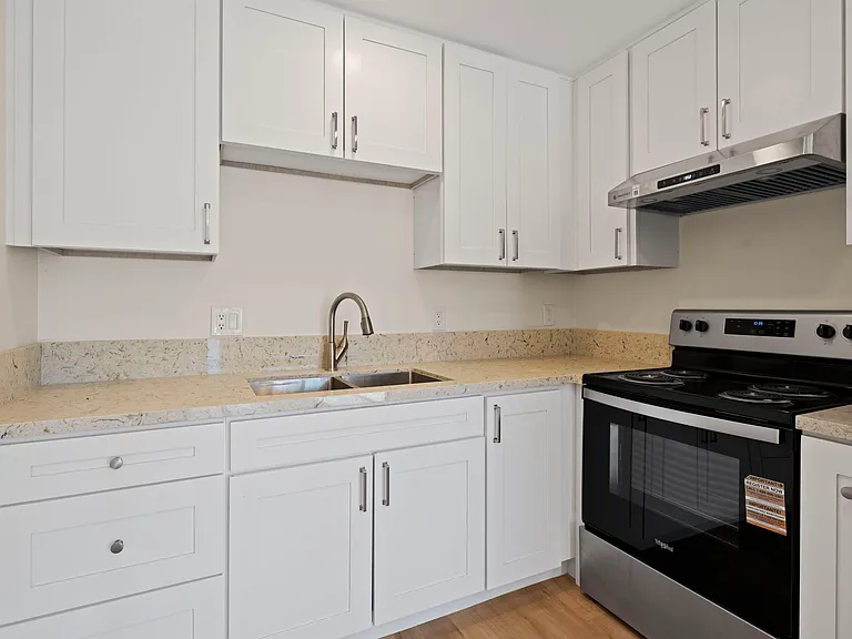 7 E Prospect St #13 — Photo 3