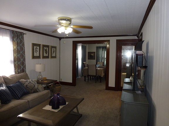 5th image of 106 E Van Buren St