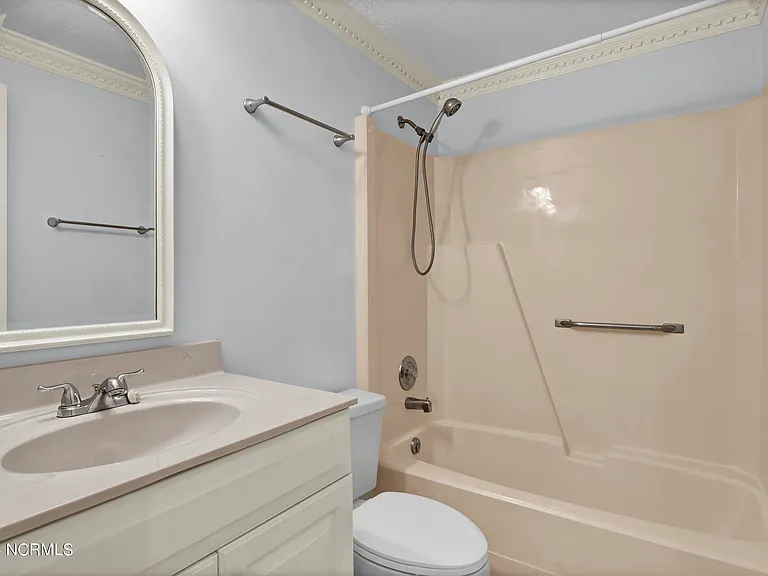 115 Longstreet Dr #101 — Photo 16
