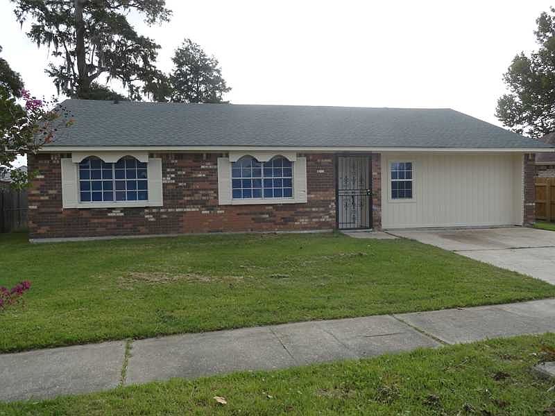 1st image of 2489 Lynnbrook Dr