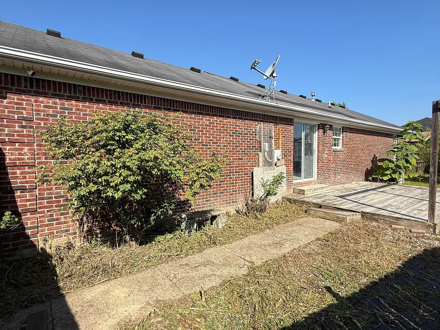 5 bed, 1550 sqft, $2,195 — Photo 2