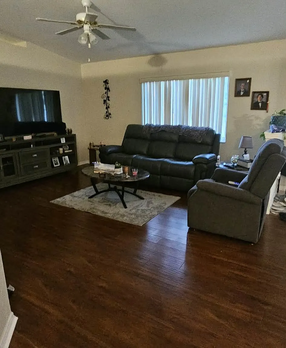 3 bed, 1496 sqft, $900 — Photo 4