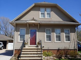 1718 Jefferson St, Oshkosh, WI 54901