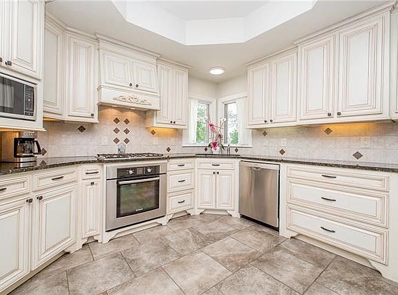 4th image of 112 Robichaux Dr