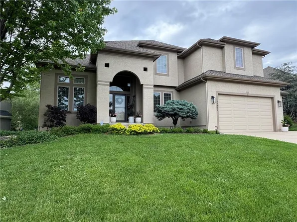 16416 Birch St, Overland Park, KS 66085