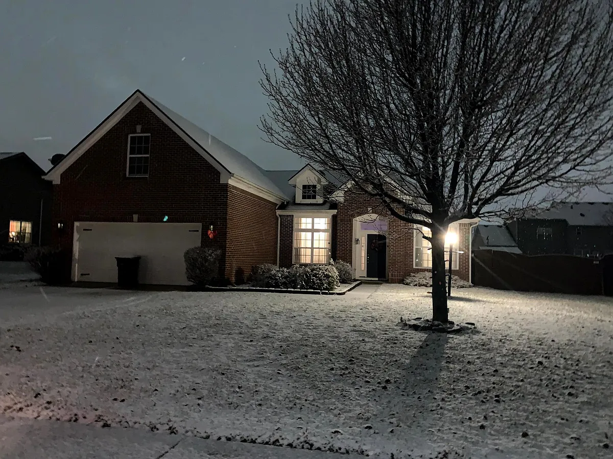 Building Photo - 811 Bristle Lake Dr