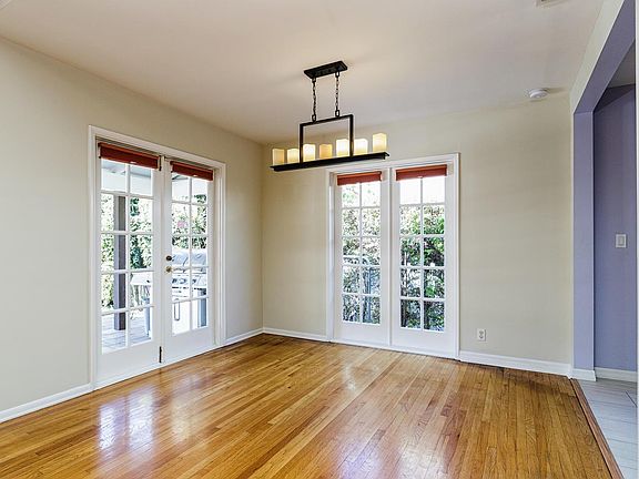 5th image of 12832 Kling St