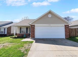 116 W Fairlane Pl, Sapulpa, OK 74066