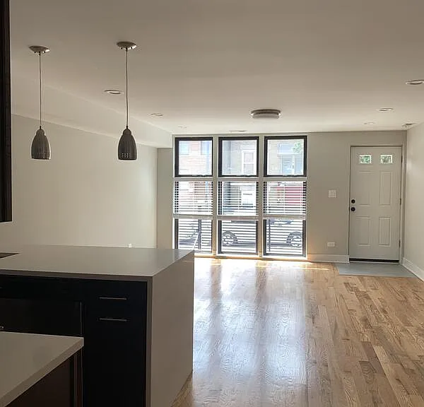 2336 W 19th St #1 — Photo 2