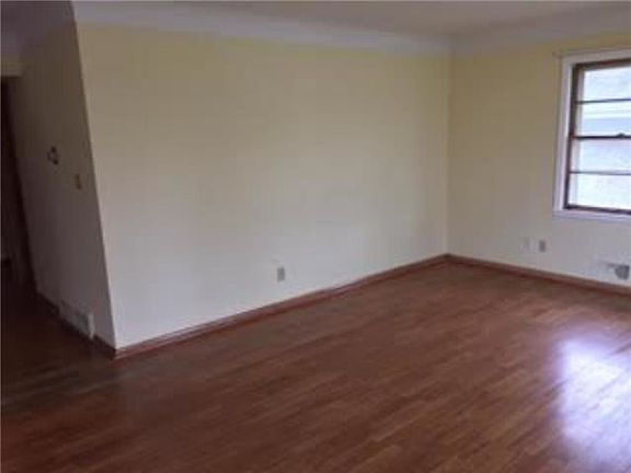 5th image of 1392 Bradley St