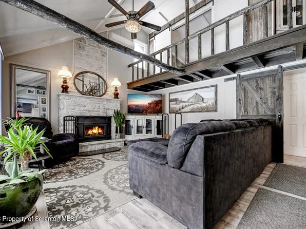 106 Wild Cherry Ln, Greentown, PA 18426