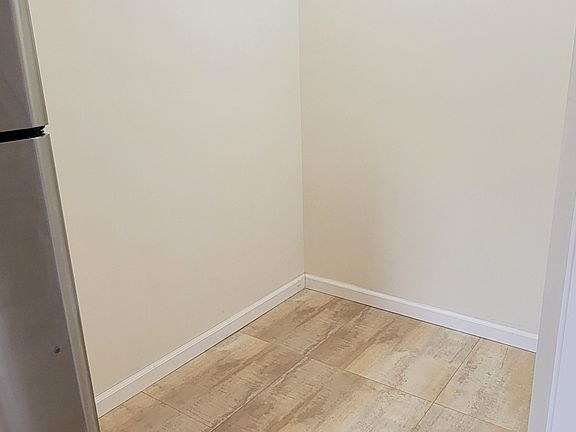 3rd image of 4829 40th St Floor 2